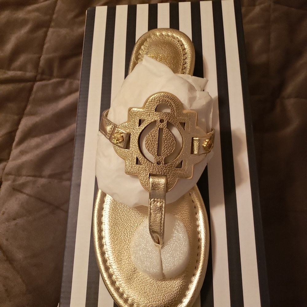 ☆SALE~ New in box Crown & Ivy sandals size 7.5 m